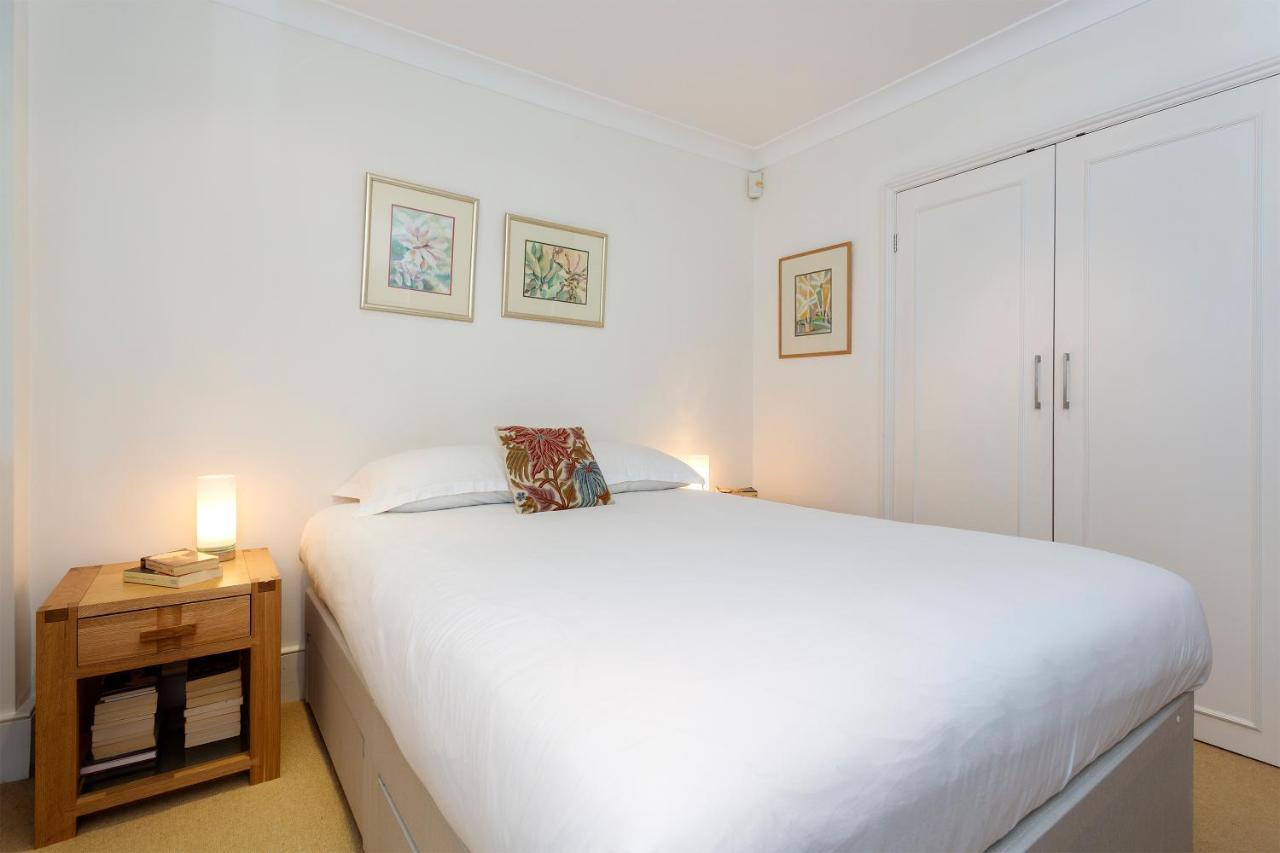 Veeve - South Kensington Garden Apartment ลอนดอน ภายนอก รูปภาพ